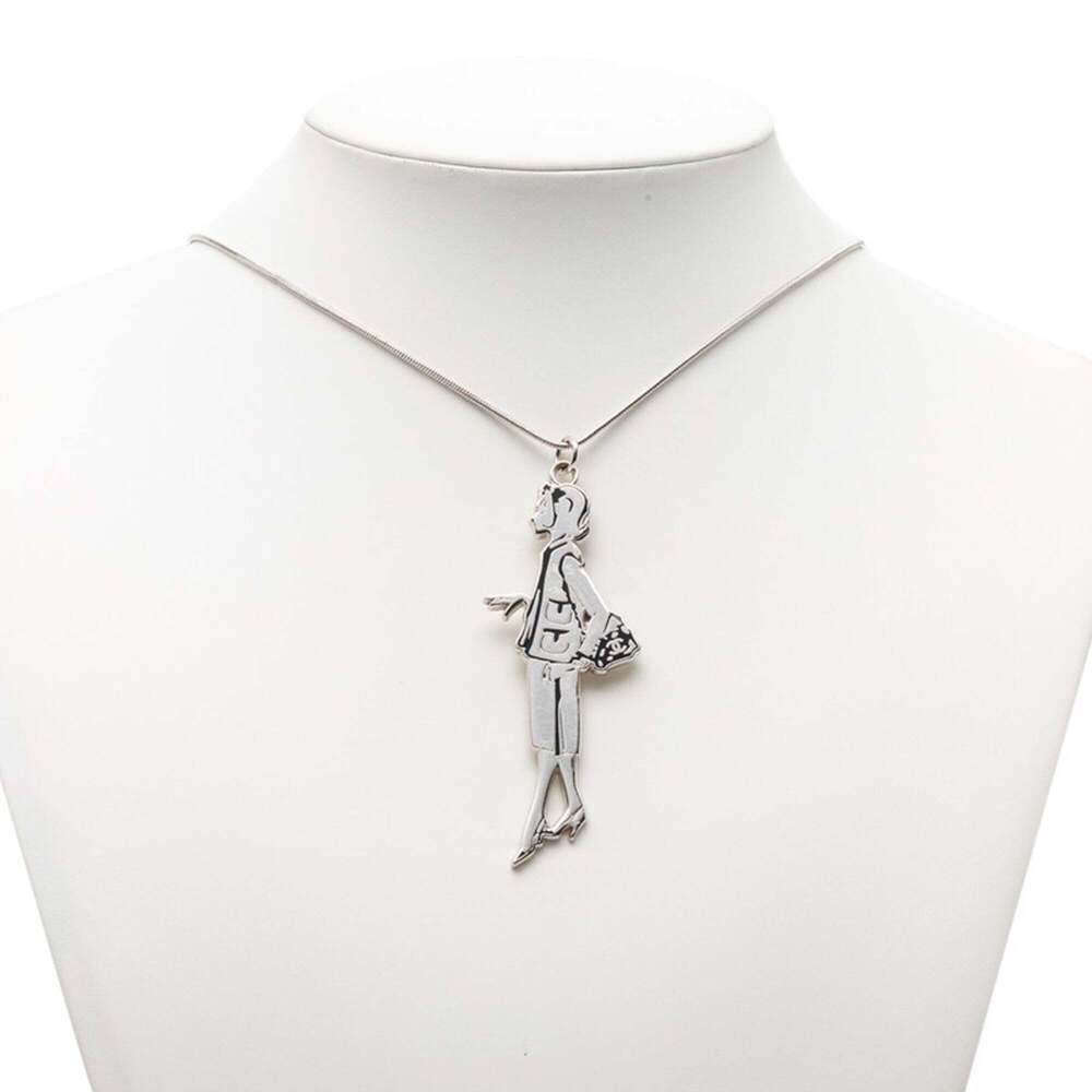 CHANEL Black Necklace - Picture 5 of 5